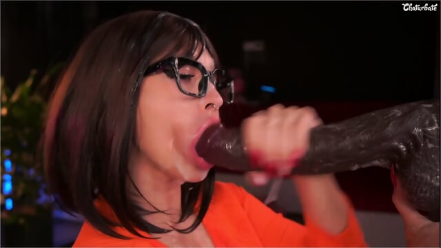 Karoline Throat P3