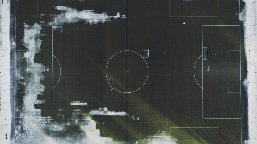 ภาพปก 16 ต่อ 9 สนามกีฬาสำหรับคู่มือแทงบอลสเต็ป